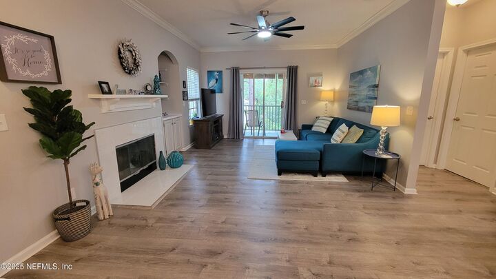 Property Photo: 10000 Gate Parkway N 1722 FL 32246