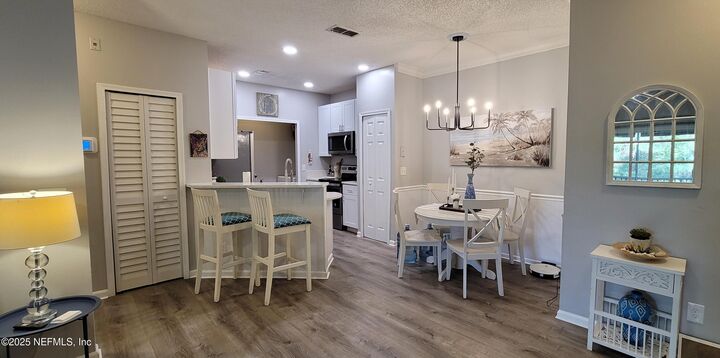 Property Photo:  10000 Gate Parkway N 1722  FL 32246 