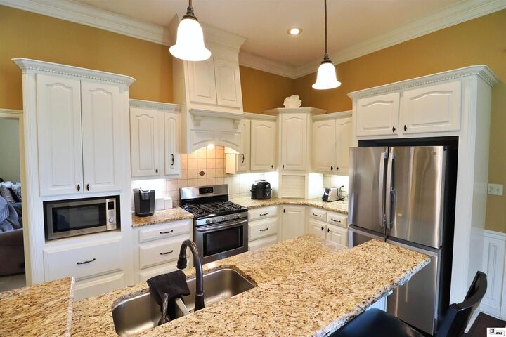 Property Photo: 1702 Esplanade Boulevard LA 71270