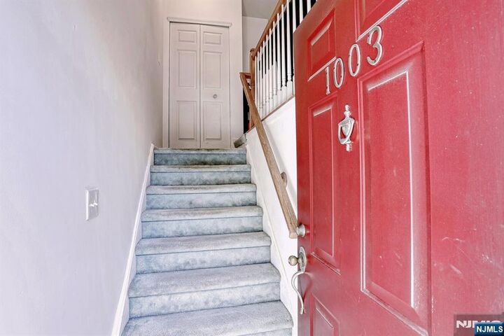 Property Photo:  1003 Cumberland Court  NJ 07430 