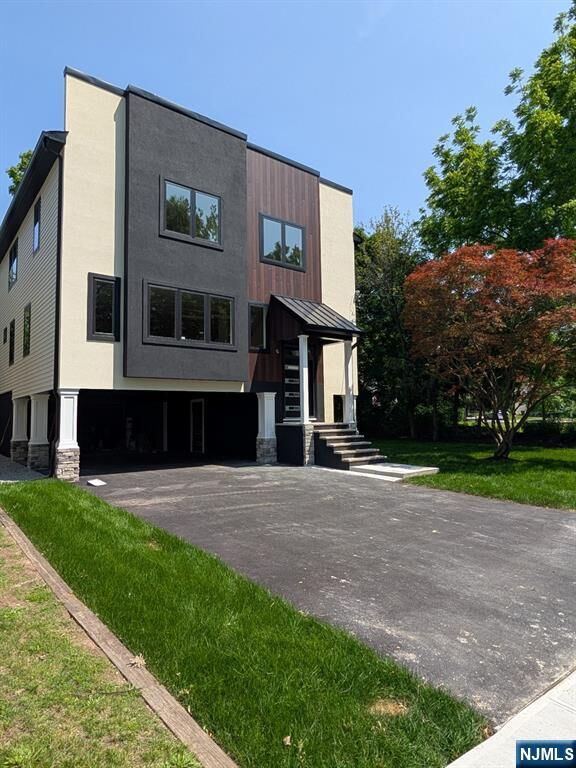 Property Photo:  429 Riverside Avenue  NJ 07070 