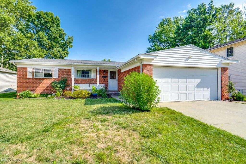 Property Photo:  212 Georgia Avenue  OH 44035 