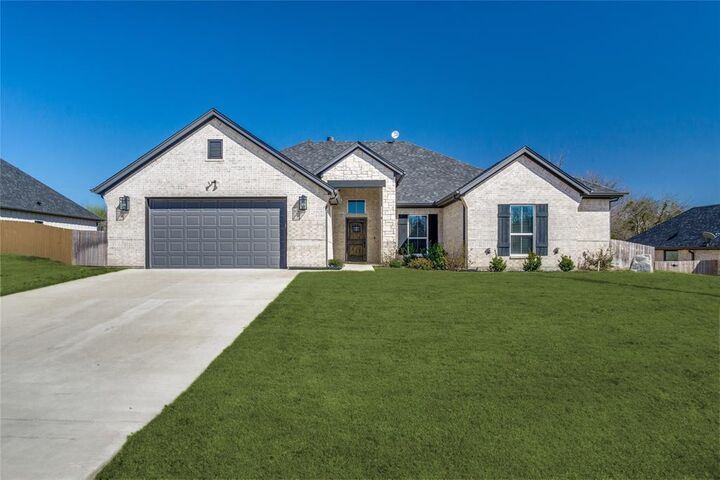 Property Photo:  148 Arrendondo Way  TX 76126 