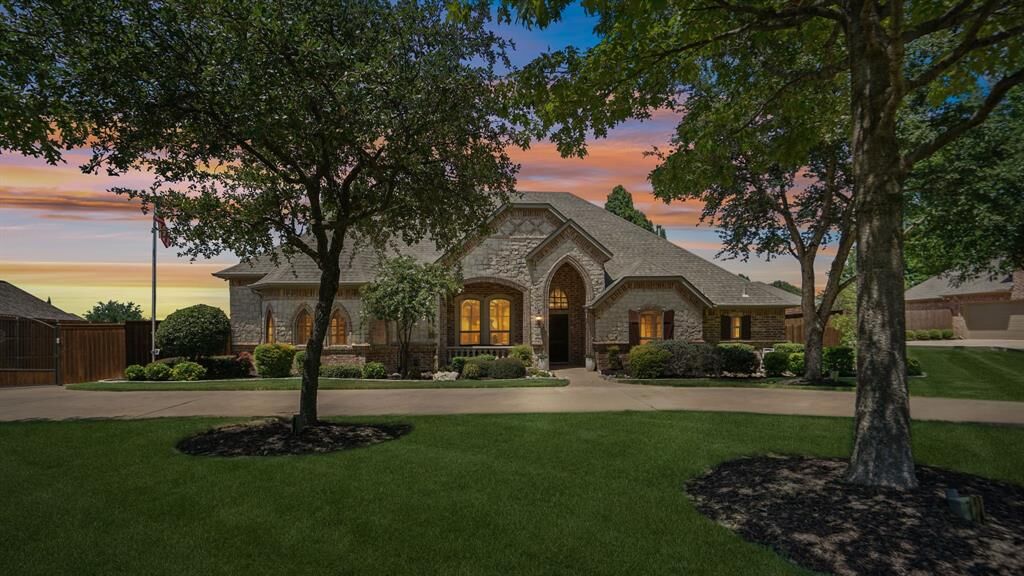 Property Photo:  224 Arbor Lane  TX 76052 