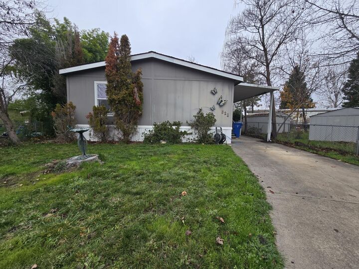 Property Photo: 522 Meadow Lane OR 97524