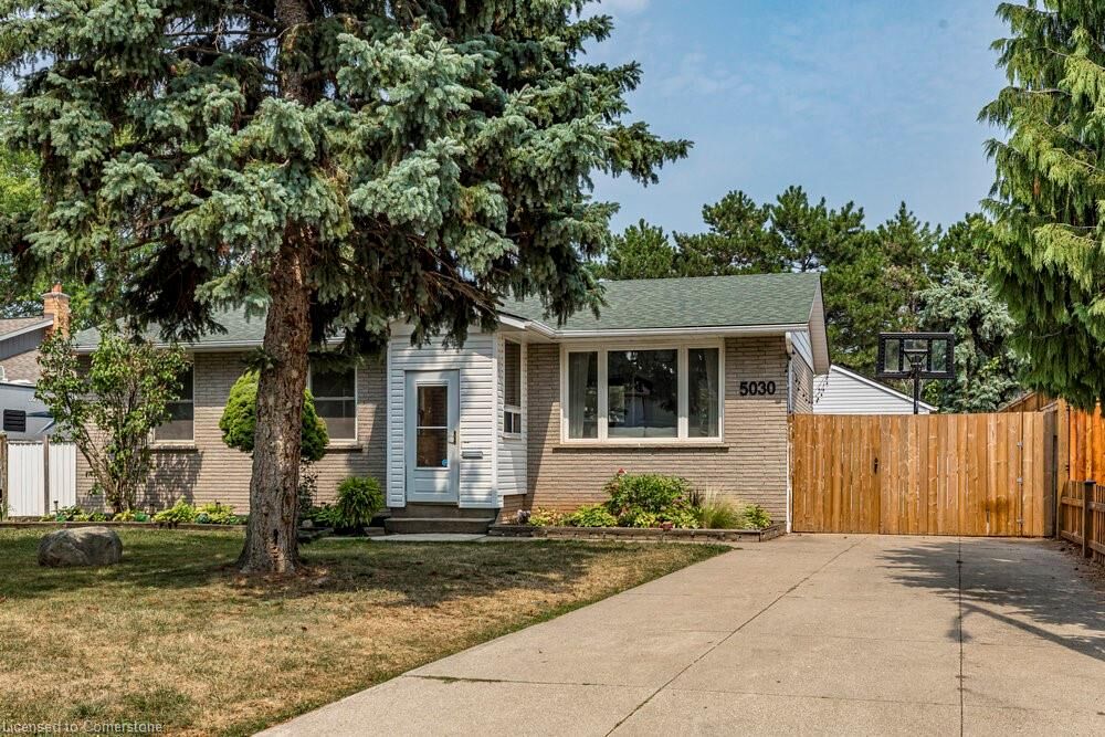 Property Photo:  5030 Hartwood Avenue  ON L0R 1B5 