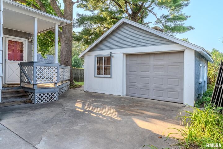 Property Photo:  505 E 4th Street  IL 61071 