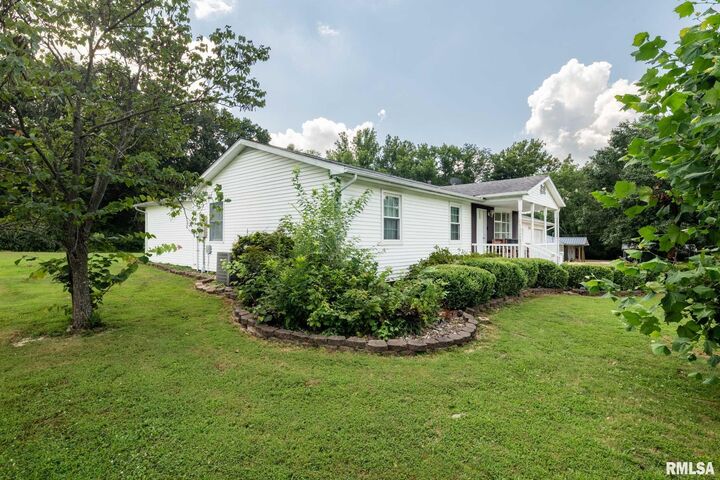 Property Photo: 514 N Smith Street IL 62935
