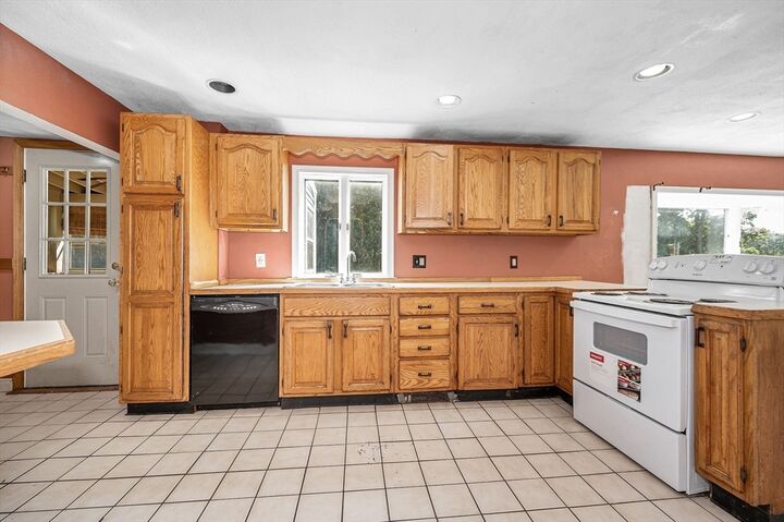 Property Photo:  30 Wakefield Street  MA 01867 