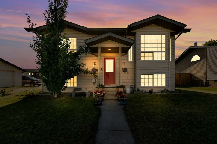 52 Parkside Crescent  Blackfalds AB T4M 0E9 photo