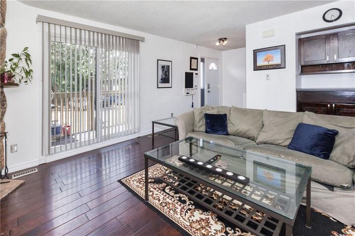 Property Photo:  4527 73 Street NW 5  AB T3B 2M3 