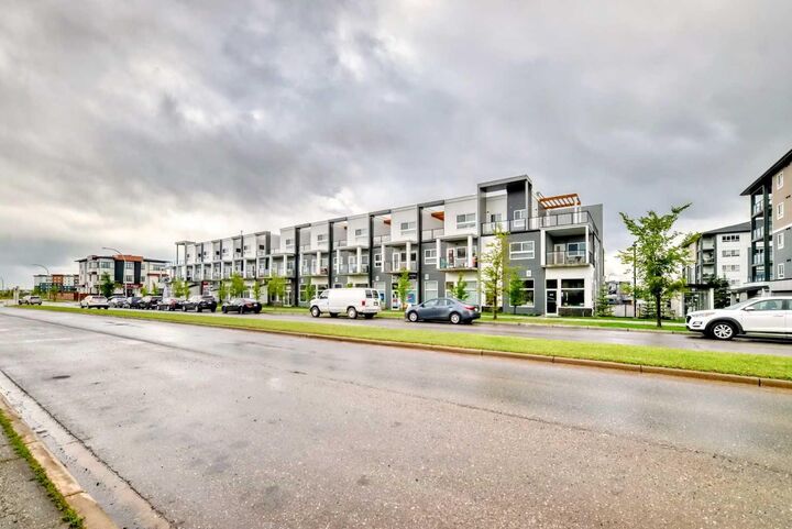 151 Skyview Bay NE 2202  Calgary AB T3N 2K3 photo