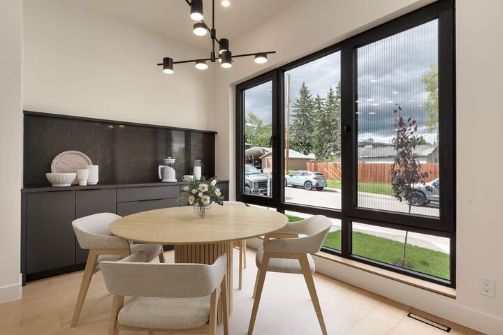 Property Photo: 4307 32 Avenue SW AB T3E 8A2