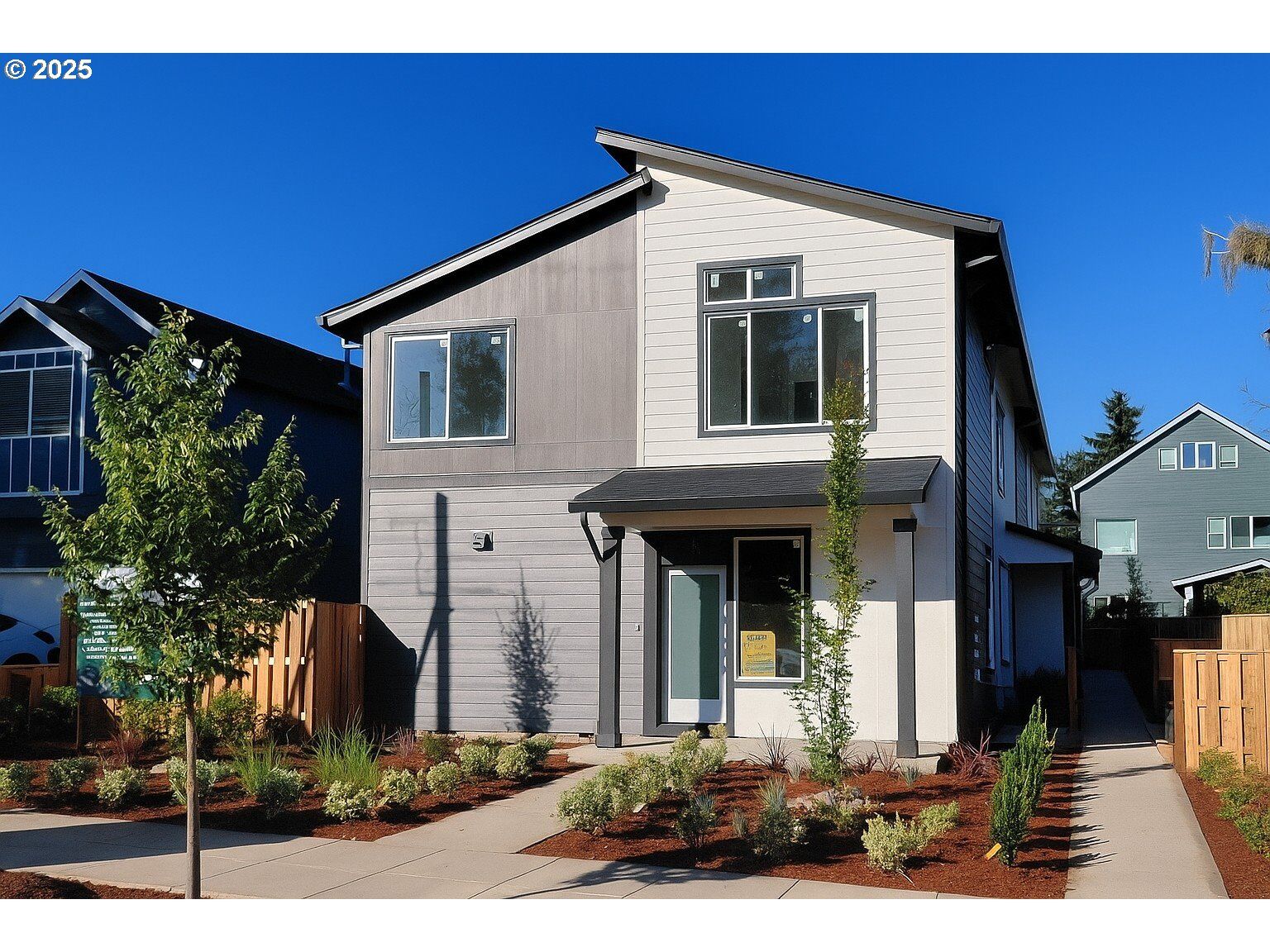 Property Photo:  8355 N Newman Ave  OR 97203 