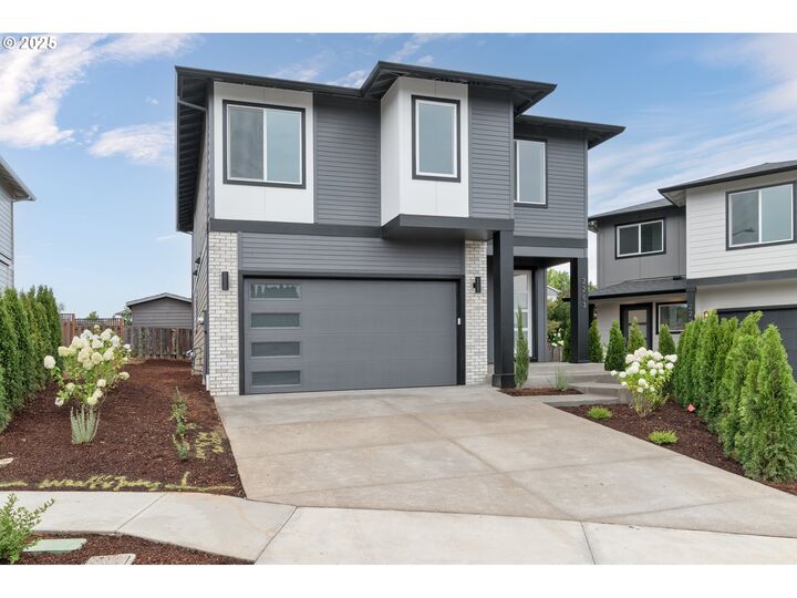 Property Photo: 2263 SW Phyllis Pl OR 97080