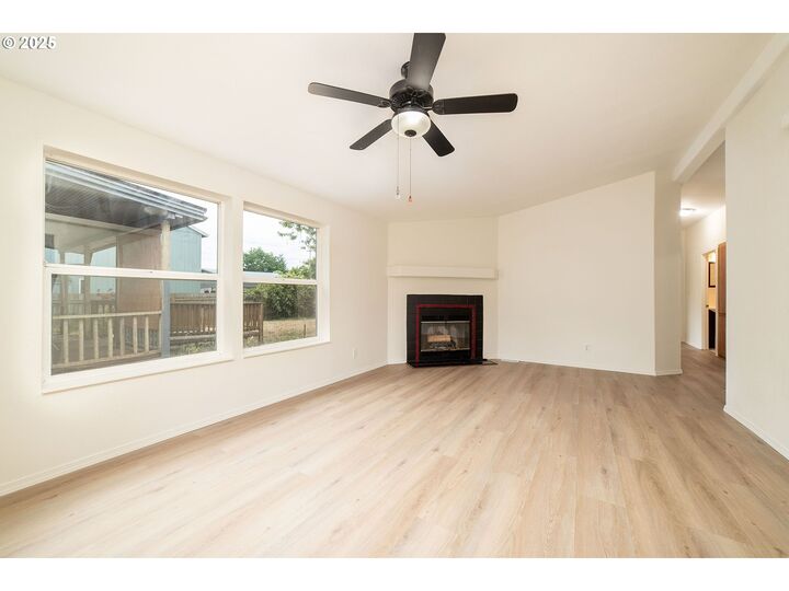 Property Photo: 5401 SE 97th Ave OR 97266