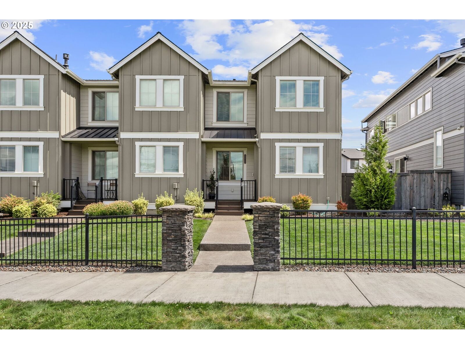 Property Photo: 5453 SE Logan Ln OR 97123