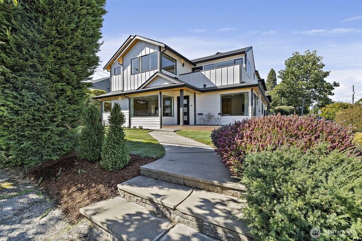 Property Photo:  2700 W Smith Street  WA 98199 