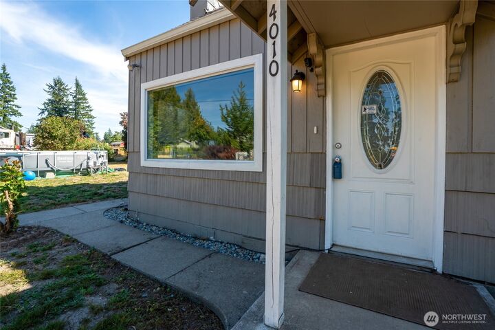 Property Photo:  4010 SE Lovell Street  WA 98366