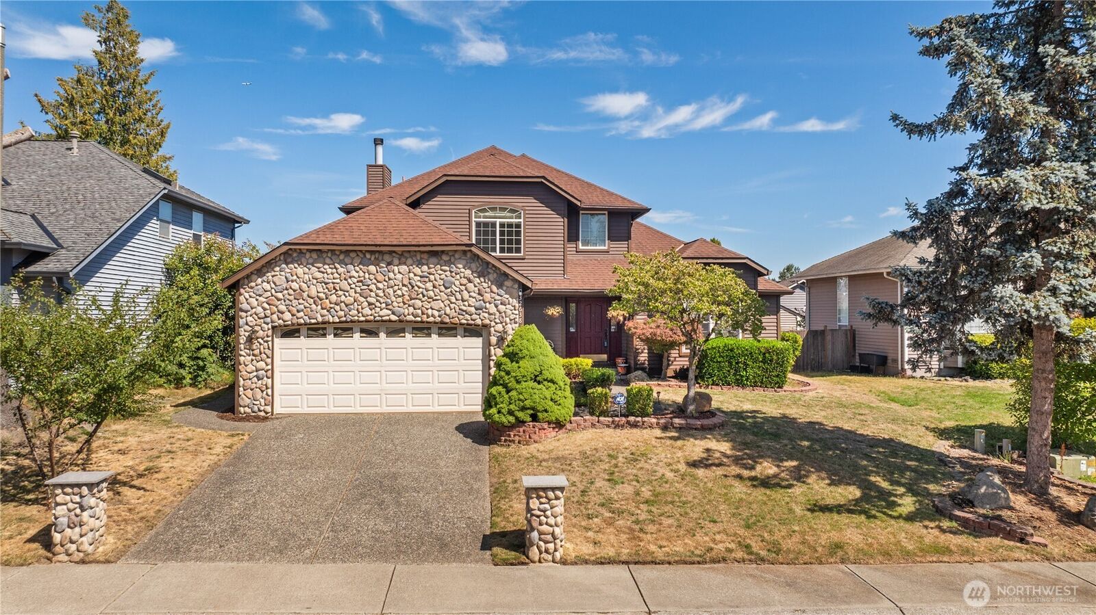Property Photo:  32638  20th Ave  SW  WA 98023 