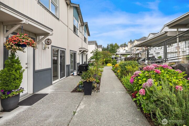 Property Photo: 14525 1st Lane NE D WA 98019