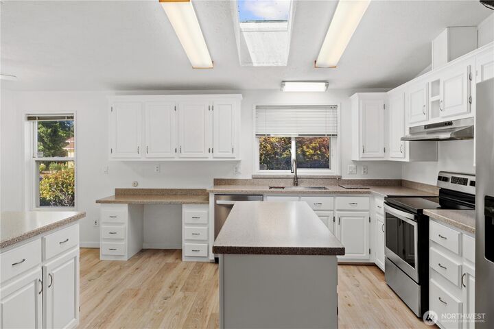 Property Photo: 535 NE Saturn Lane WA 98311