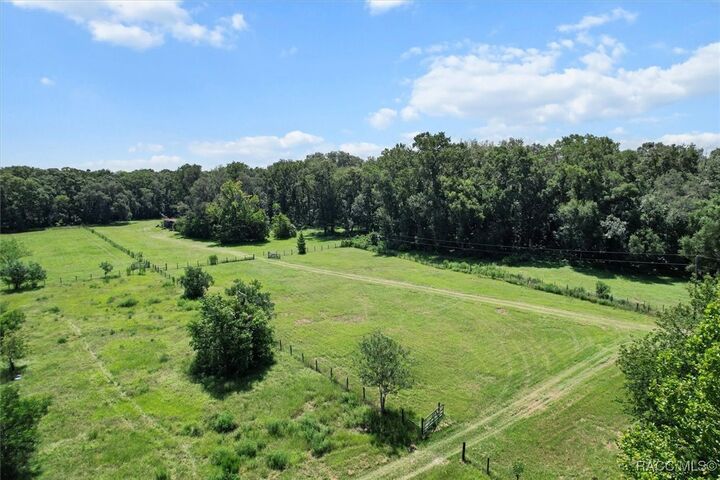 Property Photo:  6177 Cr 625  FL 33513 
