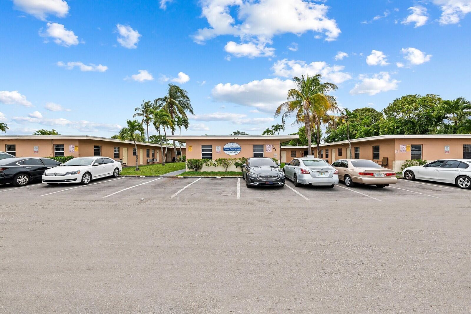 Property Photo: 825 NW 10th Terrace 10 FL 33311