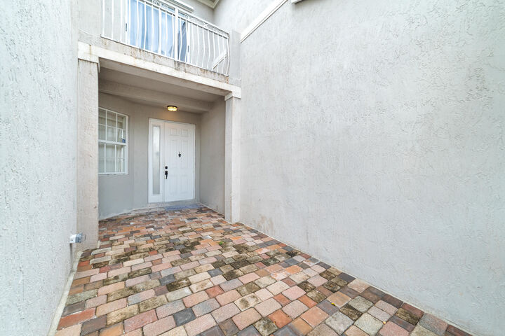Property Photo:  8022 NW 114th Place  FL 33178 