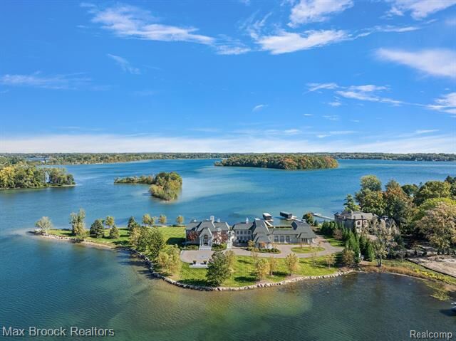 Property Photo: 3251 W Shore Drive MI 48324