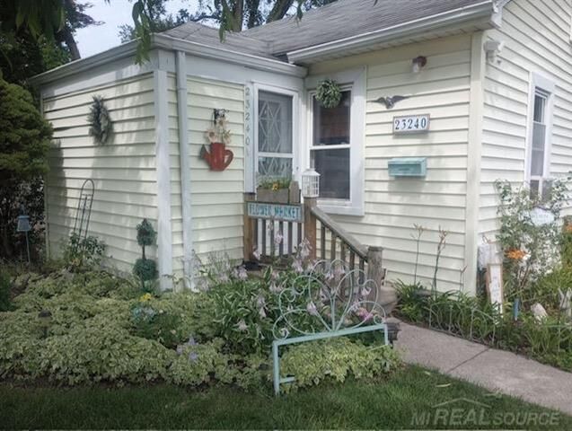 Property Photo:  23240 Eureka Avenue  MI 48091 