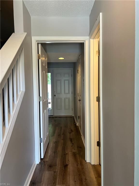 Property Photo: 991 Hollymeade Cir VA 23602