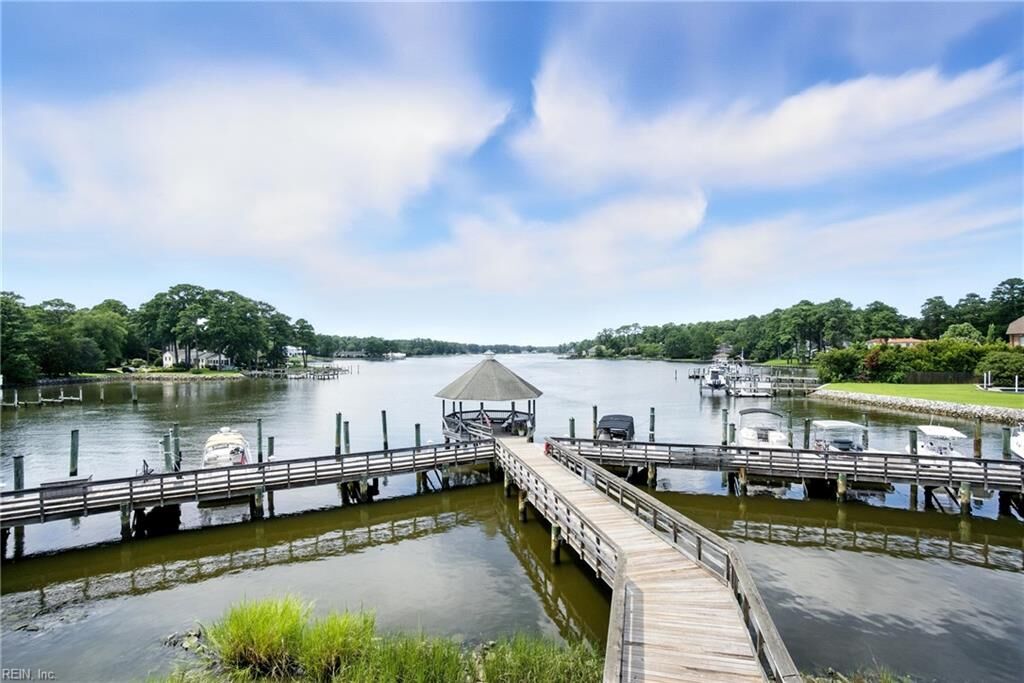 Property Photo: 1292 Laskin Rd 102 VA 23451