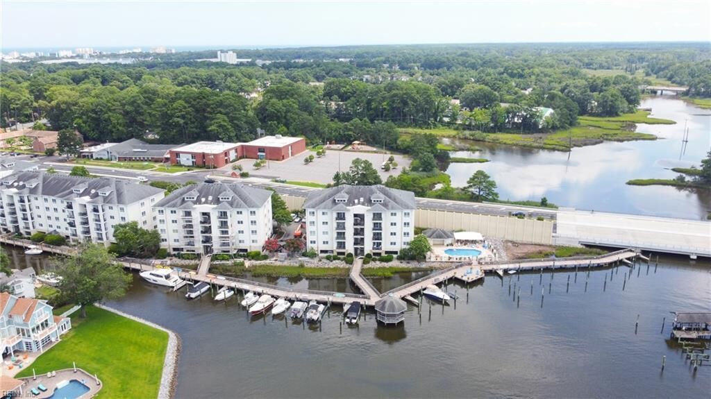 Property Photo:  1292 Laskin Rd 102  VA 23451 