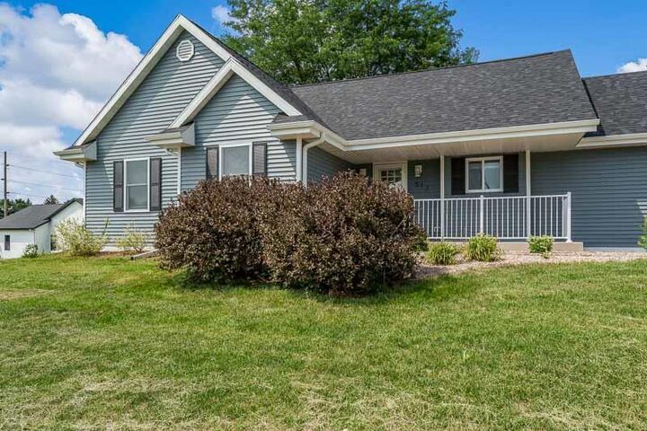 Property Photo: 517 Waveland Road WI 53548