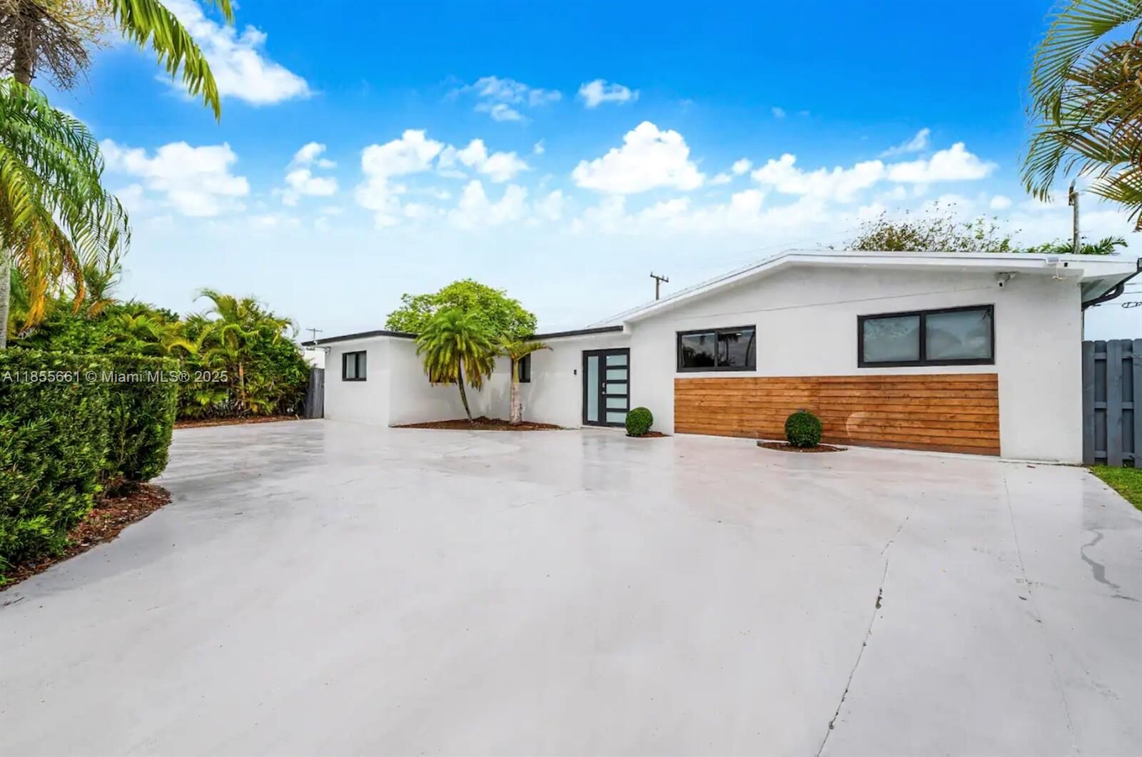 Property Photo: 9426 Caribbean Blvd FL 33189