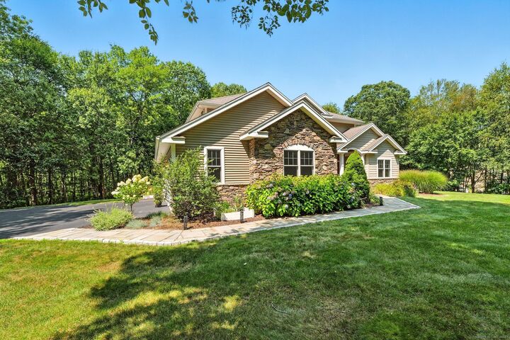 Property Photo:  15 Forest Lane  CT 06084 
