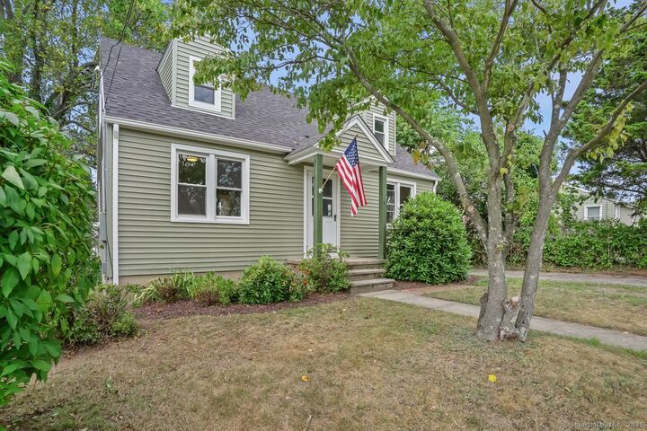 Property Photo:  26 Bankside Street  CT 06606 
