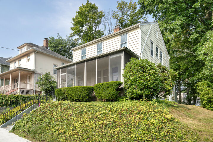 Property Photo:  102 West Prospect Street  CT 06515 