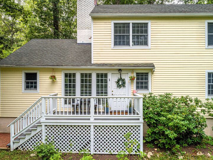 Property Photo:  1 Graystone Lane  CT 06880 