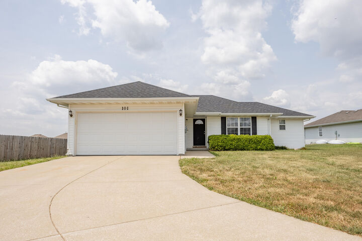 Property Photo:  101 Spruce Avenue  MO 65631