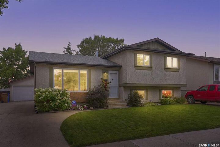 1217 Runciman Crescent N  Regina SK S4X 2Z3 photo