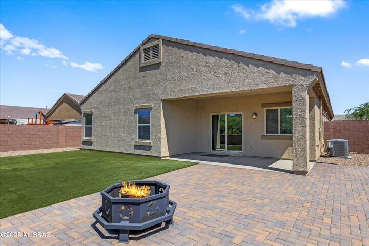 Property Photo: 11561 W Tom Henry Way AZ 85653