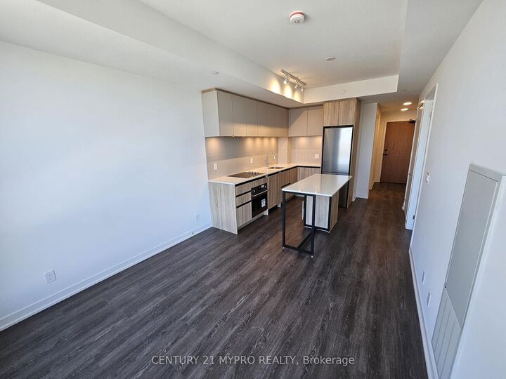 Property Photo: 7950 Bathurst Street 1913 ON L4J 0L4
