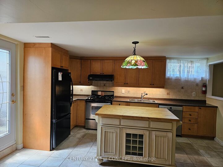 Photo de la propriété: 36 James Gray Drive Bsmt ON M2H 1N9