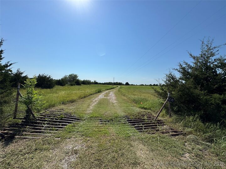 Property Photo: 858 S Highway 99 Road OK 74038