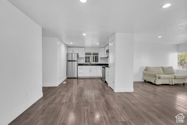 Property Photo: 4696 S Aspen Ln UT 84123