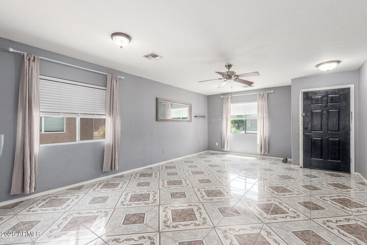 Property Photo: 4984 E Silverbell Road AZ 85143