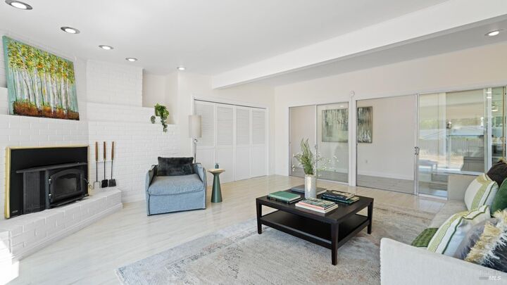 Property Photo:  765 Sun Lane  CA 94947 