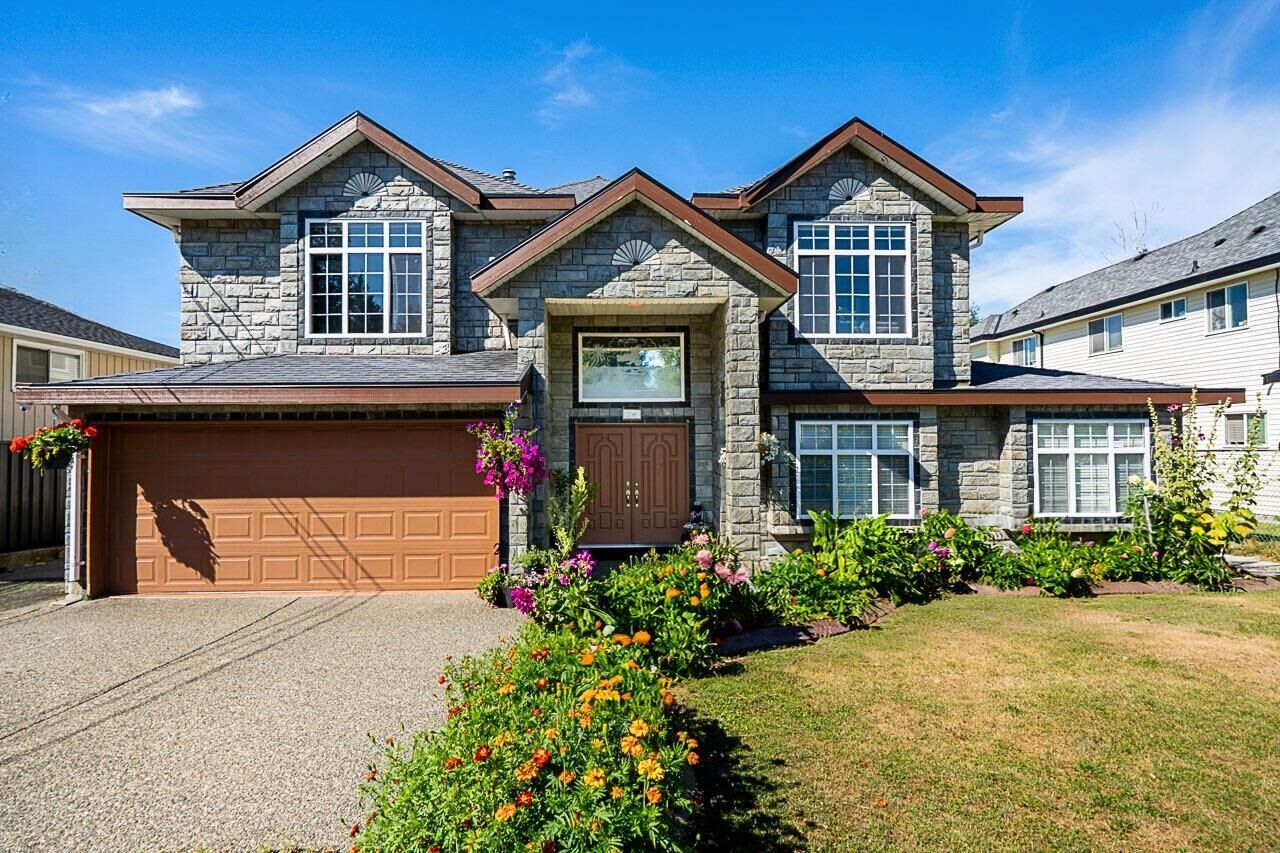 Photo de la propriété:  12967 106A Avenue  BC V3T 2E3